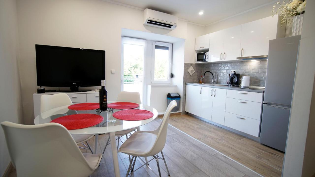 Apartment Caramela Nin Exteriér fotografie